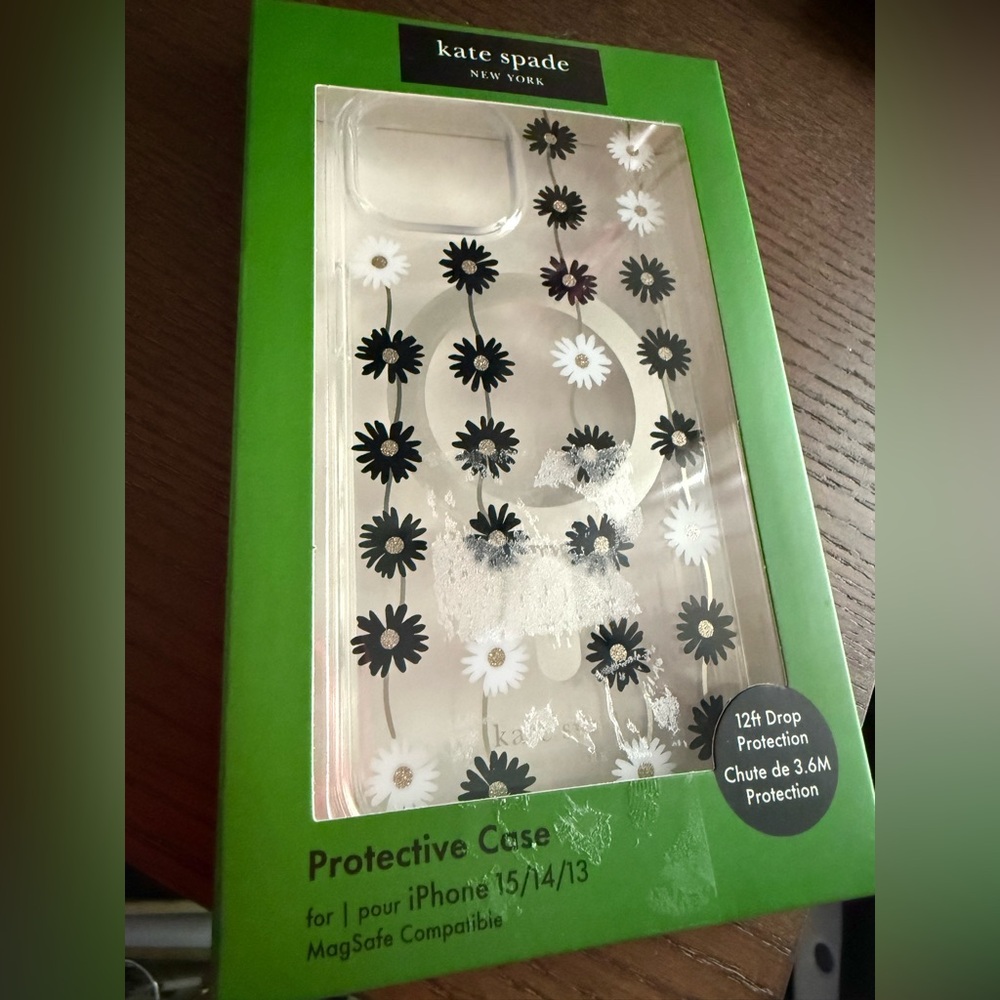 NWT! ♠️ kate spade protective case for iPhone 15/14/13 Floral Black and White - Picture 7 of 8